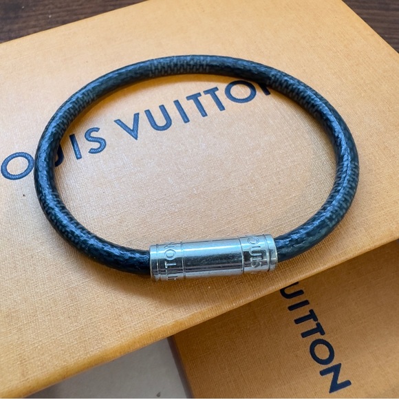 Authentic Louis Vuitton Damier keep it bracelet - Picture 2 of 4